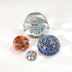 4 Millefiori-Paperweights, Murano.