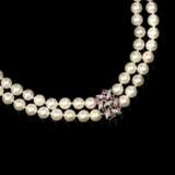 Perlen-Kette mit Rubin-Diamant-Schließe. - фото 1