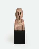 Ulrich Beier (Flensburg 1928 - Reinbek 1981). Halbfigur mit maskiertem Kopf.