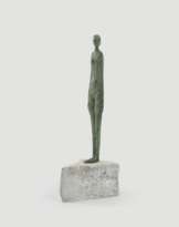 Dagmar Riese (Kiel 1953). Stehendes Mädchen.