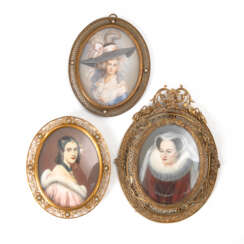 3 Miniaturen in Messingrahmen: Damenbildnisse.