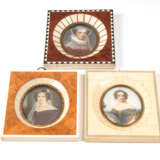 3 Miniaturen: Frauenbildnisse. - Foto 1