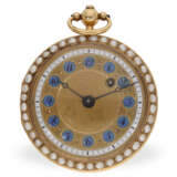 Taschenuhr: äußerst dekorative goldene Spindeluhr mit Perlenbesatz und blauen Emaillekartuschen, ca. 1800 - Foto 1