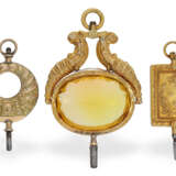 Uhrenschlüssel: 3 außergewöhnliche goldene Spindeluhrenschlüssel, ca. 1800-1820 - Foto 2
