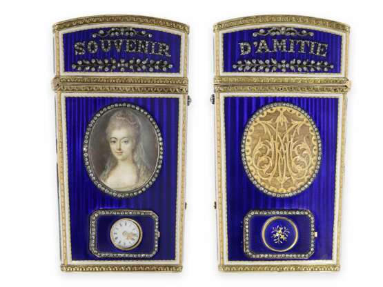 Etui/Carnet du Bal: extrem rares "CARNET DE BAL" mit eingebauter Uhr, Gold/Emaille mit Diamantbesatz "Souvenir D'Amitie", Frankreich um 1830, Provenance: Fondation Napoléon - photo 1