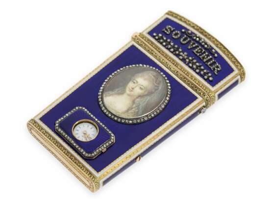 Etui/Carnet du Bal: extrem rares "CARNET DE BAL" mit eingebauter Uhr, Gold/Emaille mit Diamantbesatz "Souvenir D'Amitie", Frankreich um 1830, Provenance: Fondation Napoléon - фото 4