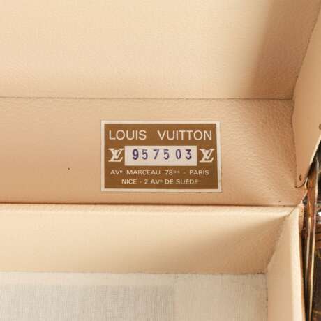 LOUIS VUITTON Travel Case "ALZER 80". - Foto 9