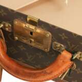 LOUIS VUITTON Travel Case "ALZER 75". - фото 11