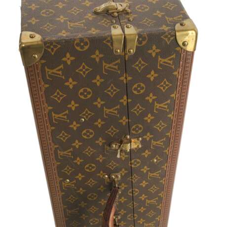 LOUIS VUITTON VINTAGE travel closet, size 75cm. - photo 11