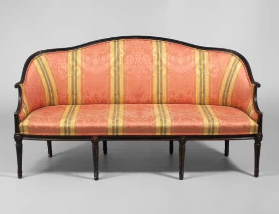 Canapé im Stil des Klassizismus. - photo 1