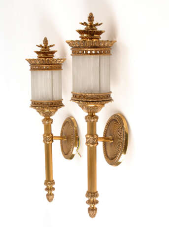 Paar Wandlampen in Kutschenlampen-Form. - Foto 1