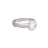 Solitaire ring with diamond of ca. 1,26 ct (hallmarked), - фото 1