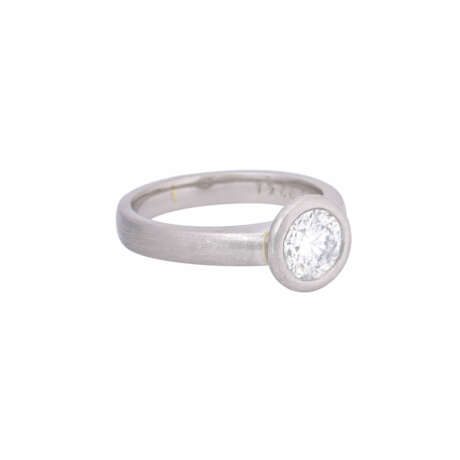 Solitaire ring with diamond of ca. 1,26 ct (hallmarked), - photo 1