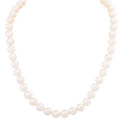 Pearl necklace with bayonet interchangeable clasp by Jörg Heinz,