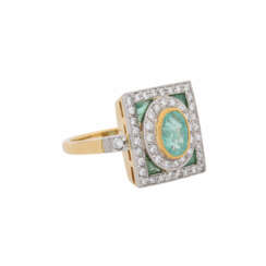 Ring with emeralds and diamonds together ca. 0,75 ct,