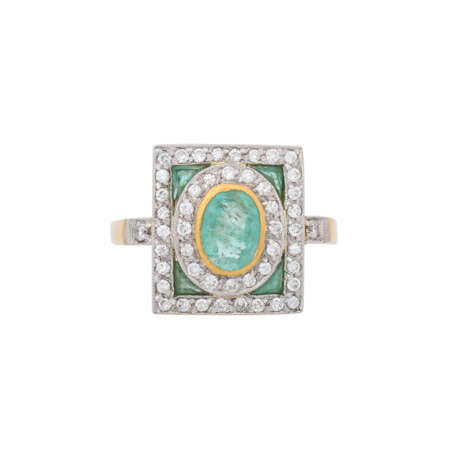 Ring with emeralds and diamonds together ca. 0,75 ct, - фото 2