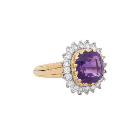 Ring with fine amethyst surrounded by 20 diamonds total ca. 0,8 ct, - Foto 1