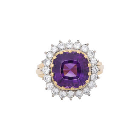 Ring with fine amethyst surrounded by 20 diamonds total ca. 0,8 ct, - фото 2