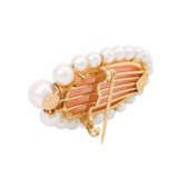 Brooch/pearl chain shortener with fine angel skin coral and pearls, - photo 2