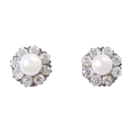 Pair of stud earrings with pearls and old cut diamonds - фото 1