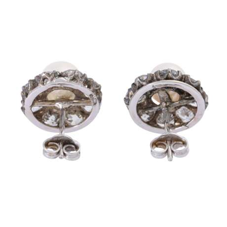 Pair of stud earrings with pearls and old cut diamonds - фото 4