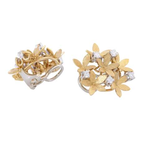 Pair of ear clips "Flowers" with diamonds - photo 3