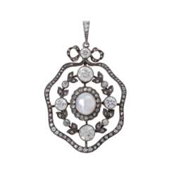 Belle Époque pendant with old cut diamonds