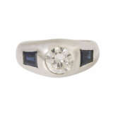 Ring with diamond ca. 1,67 ct flanked by sapphire trapezes total ca. 0,84 ct, - photo 2