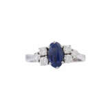 Ring with sapphire and diamonds - фото 2