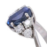 Ring with sapphire and diamonds - фото 5