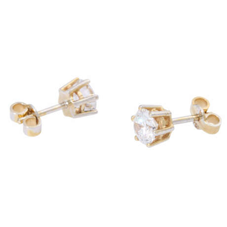 Pair of stud earrings with diamonds - Foto 3