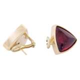 Earrings in triangle shape, one of them with rubelite cabochon, - photo 3