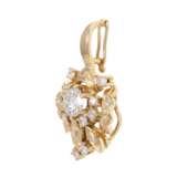 Clip pendant with diamonds and diamonds total approx. 0.9 ct, - photo 3