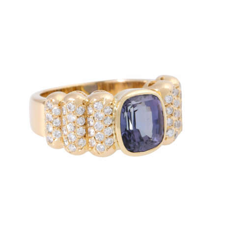 Ring with light tanzanite and diamonds - photo 1