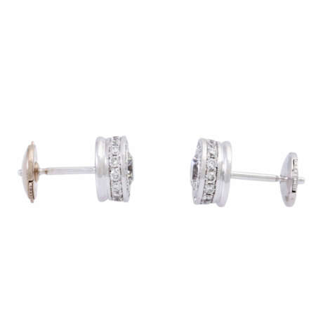 Pair of stud earrings with diamonds, - фото 2