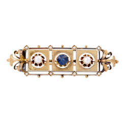 Historism brooch with small sapphire