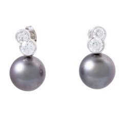 Earrings with diamonds total ca. 1,5 ct and removable Tahitian pearls,