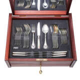 ROBBE & BERKING 40-pcs. dining cutlery 'French Pearl' in mahogany case, 150 silver plated, 20th c. - фото 3