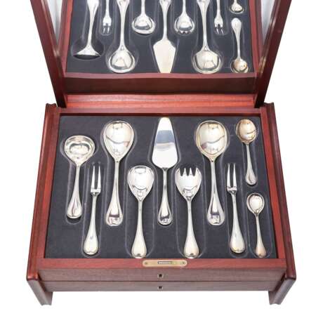 ROBBE & BERKING 40-pcs. dining cutlery 'French Pearl' in mahogany case, 150 silver plated, 20th c. - фото 4