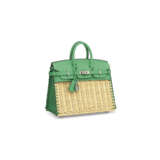 A LIMITED EDITION MENTHE SWIFT LEATHER & OSIER PICNIC BIRKIN 25 WITH PALLADIUM HARDWARE - фото 3