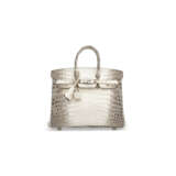 A RARE, MATTE WHITE HIMALAYA NILOTICUS CROCODILE BIRKIN 25 WITH PALLADIUM HARDWARE - Foto 1