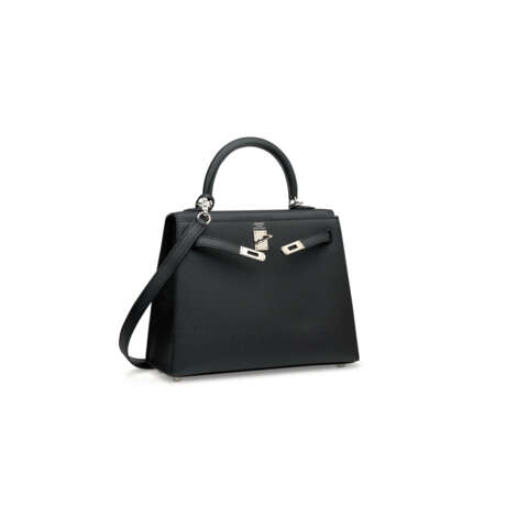 A BLACK EPSOM LEATHER SELLIER KELLY 25 WITH PALLADIUM HARDWARE - Foto 2