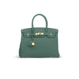 A SET OF TWO: A MALACHITE TOGO LEATHER BIRKIN 30 WITH GOLD HARDWARE & TWILLIES - фото 2