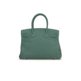 A SET OF TWO: A MALACHITE TOGO LEATHER BIRKIN 30 WITH GOLD HARDWARE & TWILLIES - фото 4