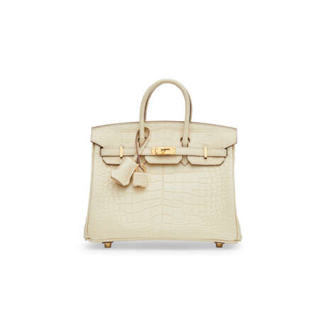 A MATTE VANILLE ALLIGATOR BIRKIN 25 WITH GOLD HARDWARE - photo 1