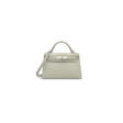 A GRIS PERLE OSTRICH MINI KELLY 20 II WITH PALLADIUM HARDWARE - Auktionspreise