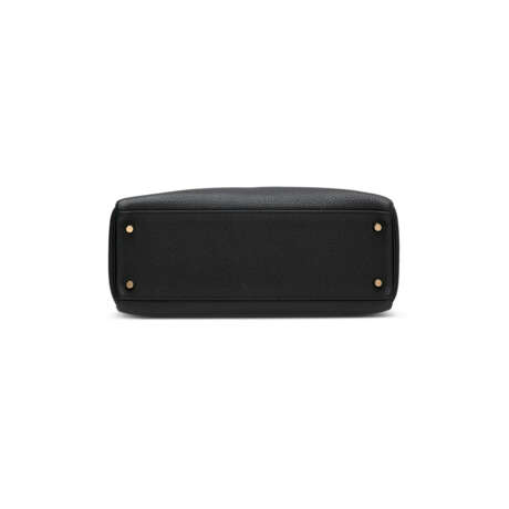A BLACK TOGO LEATHER RETOURN&#201; KELLY 32 WITH GOLD HARDWARE - фото 4