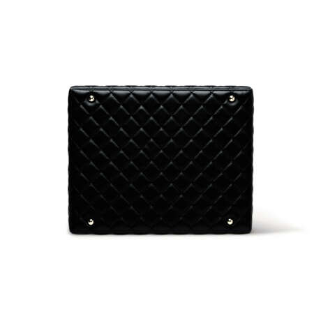 A LIMITED EDITION SET OF FOUR MINI BAGS WITH BLACK QUILTED LAMBSKIN LEATHER BOX - Foto 25