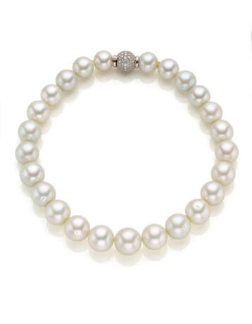 Graduated pearl necklace accented w… - Foto 1