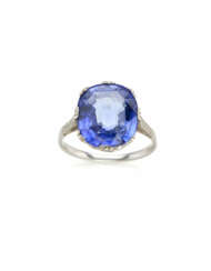 Cushion cut synthetic sapphire whit…